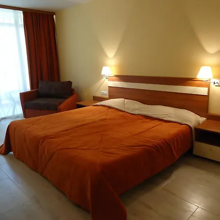 Glicinia Hotel 3*